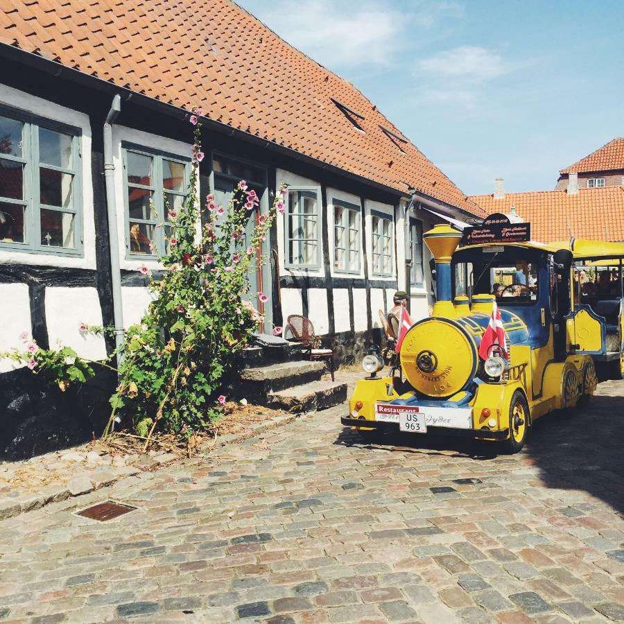 Ebeltoft Midtby Apartment Bagian luar foto